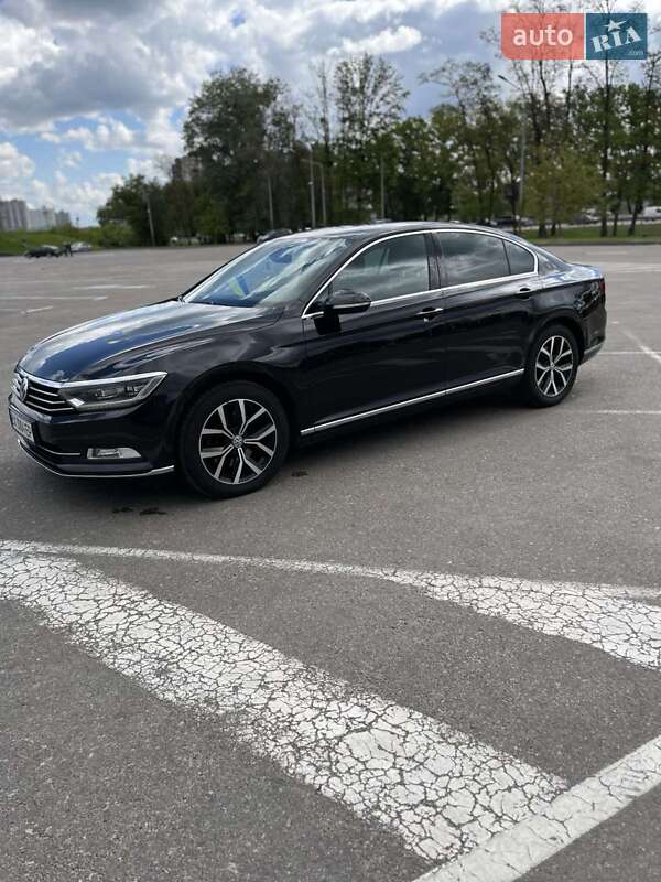 Седан Volkswagen Passat 2018 в Києві