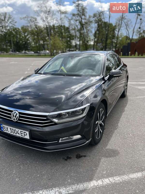 Седан Volkswagen Passat 2018 в Києві