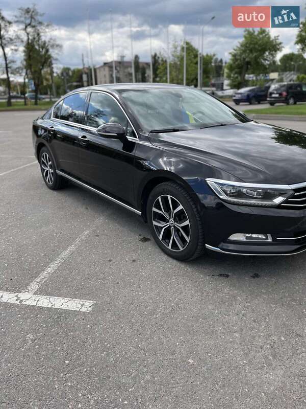 Седан Volkswagen Passat 2018 в Києві