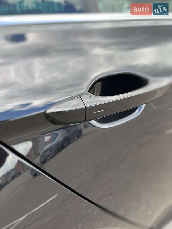 Седан Volkswagen Passat 2018 в Києві