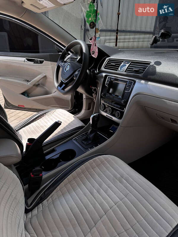 Седан Volkswagen Passat 2016 в Чемерівцях