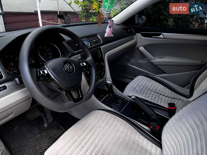 Седан Volkswagen Passat 2016 в Чемерівцях