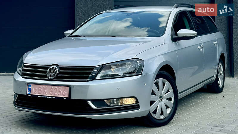 Универсал Volkswagen Passat 2011 в Ивано-Франковске