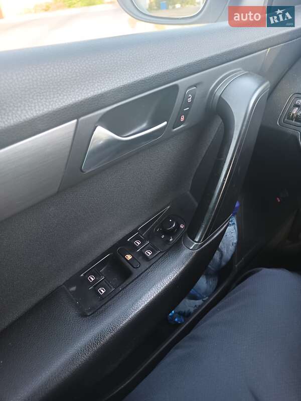 Универсал Volkswagen Passat 2012 в Одессе