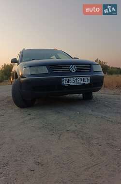Универсал Volkswagen Passat 1999 в Александровке