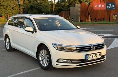 Універсал Volkswagen Passat 2015 в Києві
