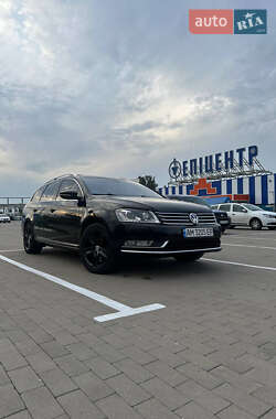 Універсал Volkswagen Passat 2014 в Києві
