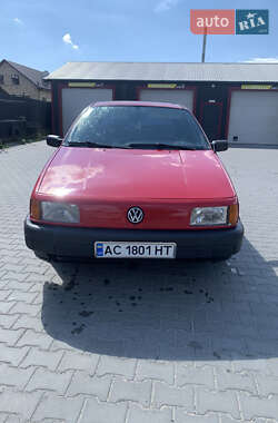 Седан Volkswagen Passat 1989 в Локачах