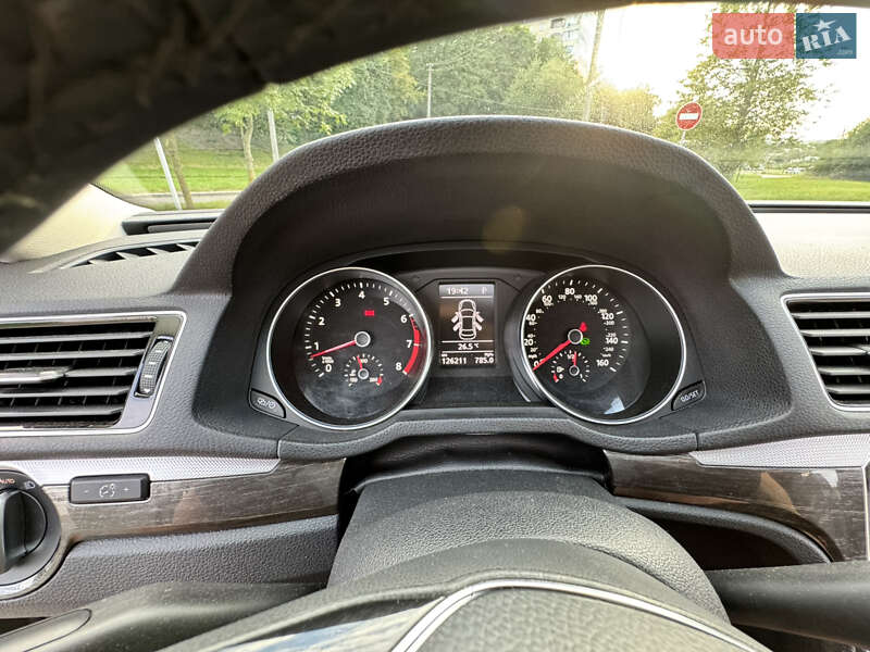 Седан Volkswagen Passat 2016 в Львове