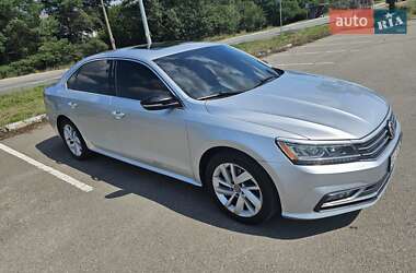 Седан Volkswagen Passat 2018 в Киеве