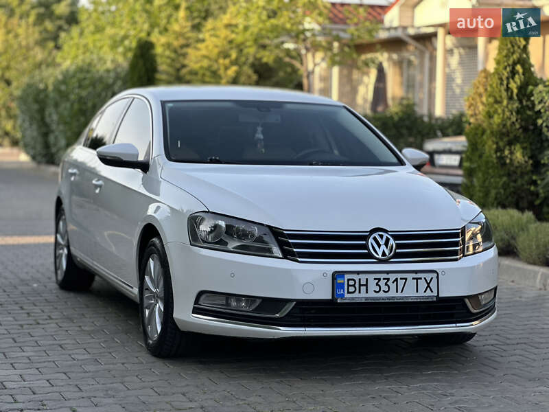 Седан Volkswagen Passat 2012 в Одессе