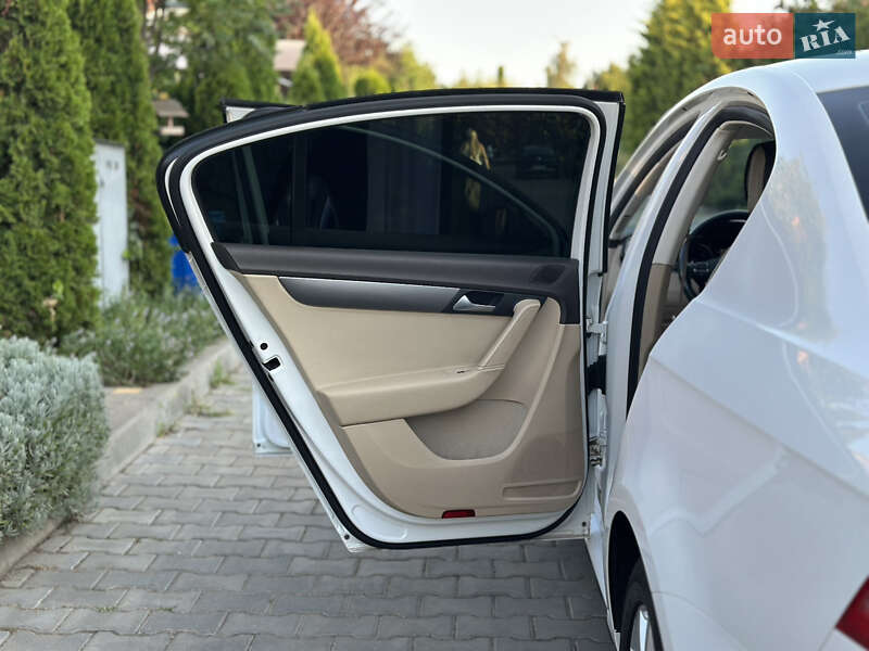 Седан Volkswagen Passat 2012 в Одессе