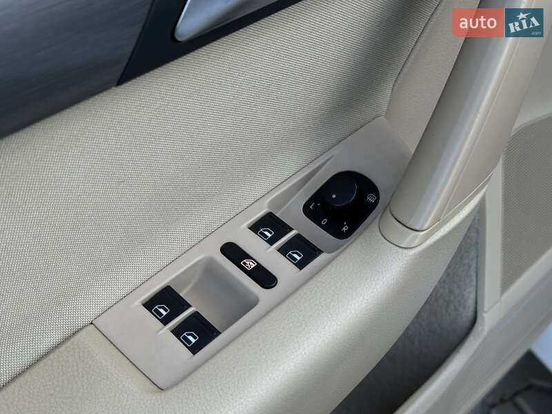 Седан Volkswagen Passat 2012 в Одессе