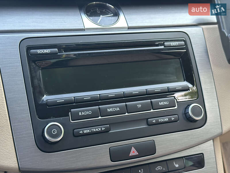 Седан Volkswagen Passat 2012 в Одессе