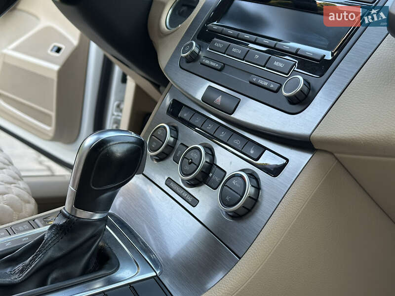 Седан Volkswagen Passat 2012 в Одессе