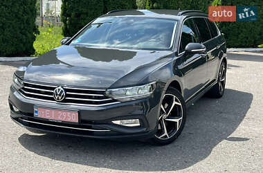 Универсал Volkswagen Passat 2021 в Дубно