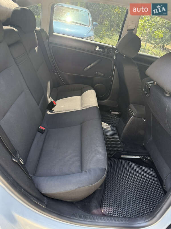 Седан Volkswagen Passat 2000 в Киеве