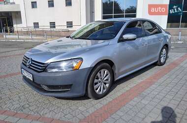 Седан Volkswagen Passat 2013 в Днепре