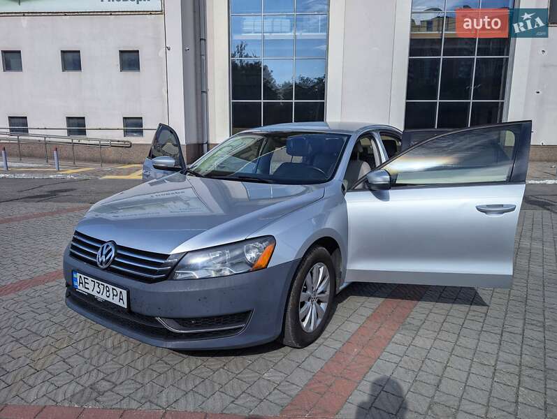 Седан Volkswagen Passat 2013 в Днепре фото 6 Седан Volkswagen Passat 2013 в Днепре