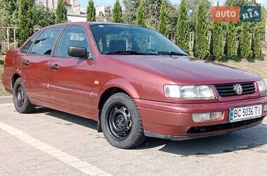 Седан Volkswagen Passat 1995 в Дрогобичі