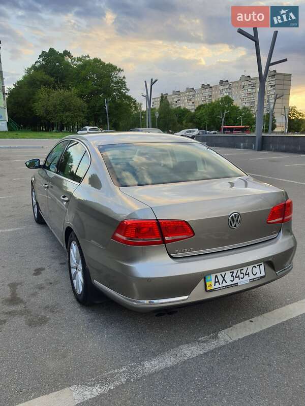 Седан Volkswagen Passat 2012 в Харькове