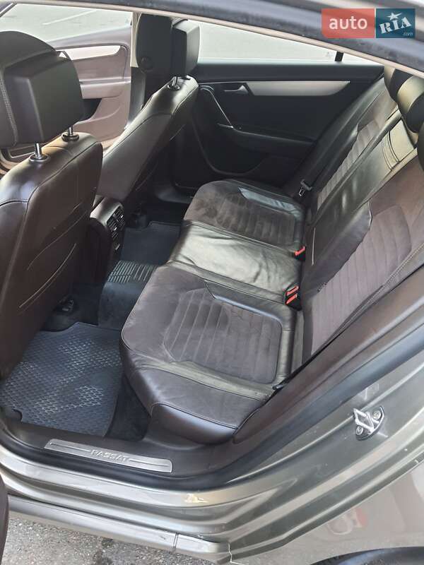 Седан Volkswagen Passat 2012 в Харькове