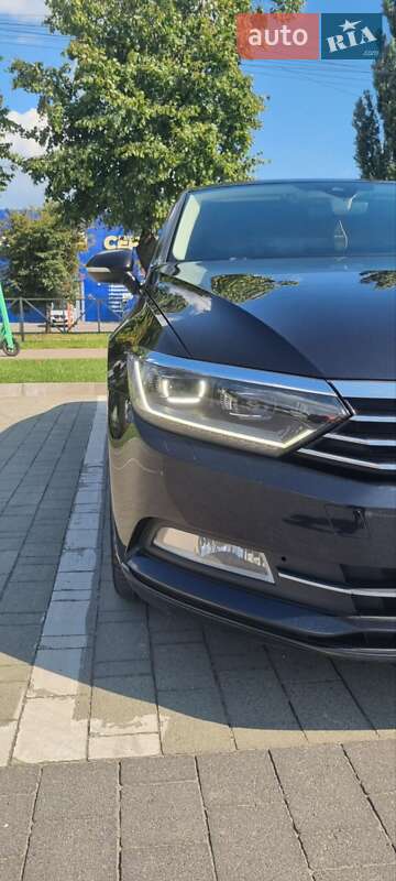 Седан Volkswagen Passat 2015 в Хмельницькому