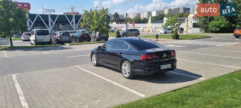 Седан Volkswagen Passat 2015 в Хмельницькому