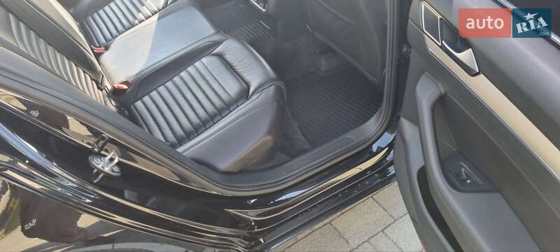 Седан Volkswagen Passat 2015 в Хмельницькому