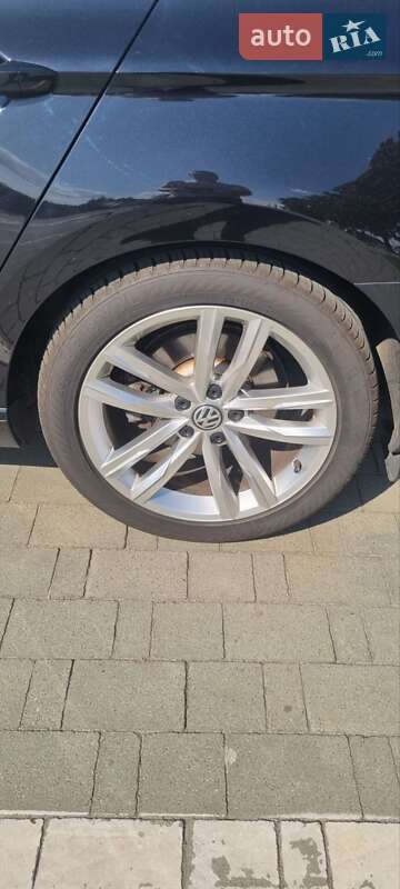 Седан Volkswagen Passat 2015 в Хмельницькому