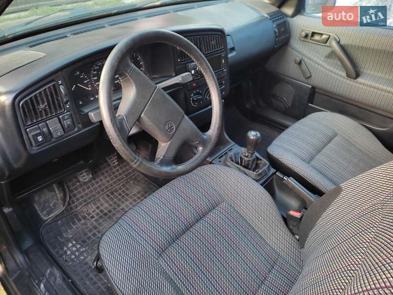 Седан Volkswagen Passat 1992 в Харькове