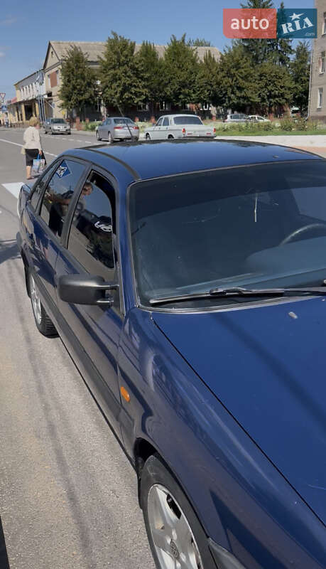 Седан Volkswagen Passat 1996 в Погребище