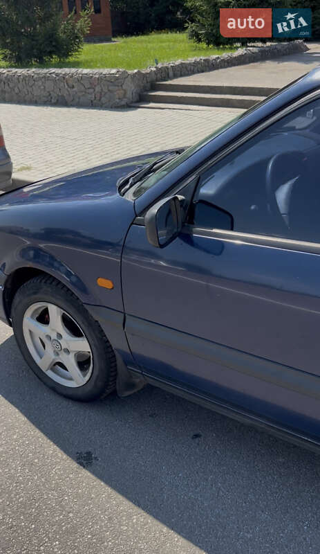 Седан Volkswagen Passat 1996 в Погребище