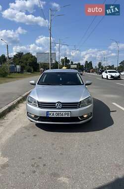 Седан Volkswagen Passat 2012 в Киеве