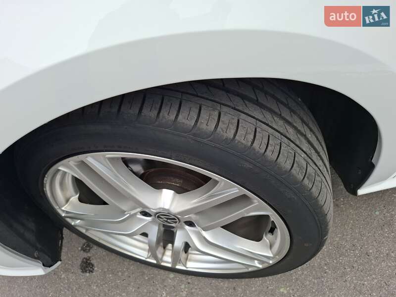 Седан Volkswagen Passat 2018 в Полтаве