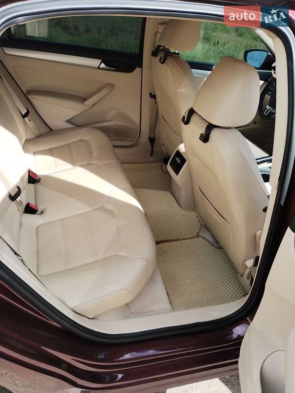 Седан Volkswagen Passat 2013 в Ахтырке