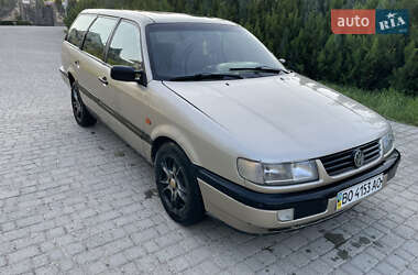 Універсал Volkswagen Passat 1994 в Чернівцях