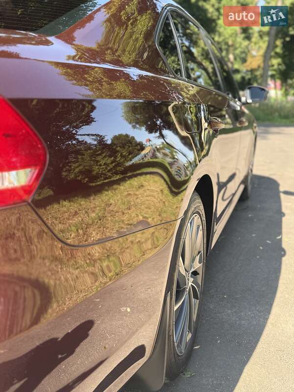 Седан Volkswagen Passat 2013 в Глухове
