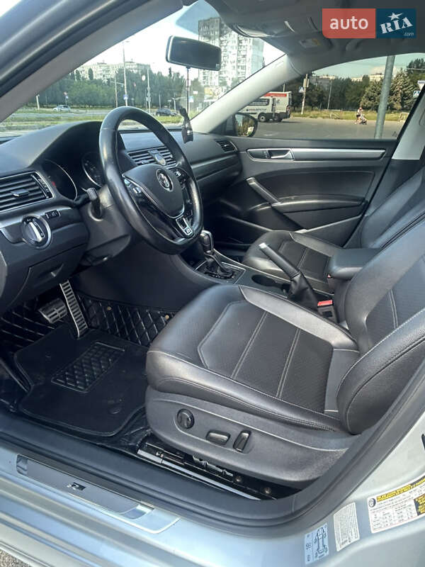 Седан Volkswagen Passat 2016 в Києві