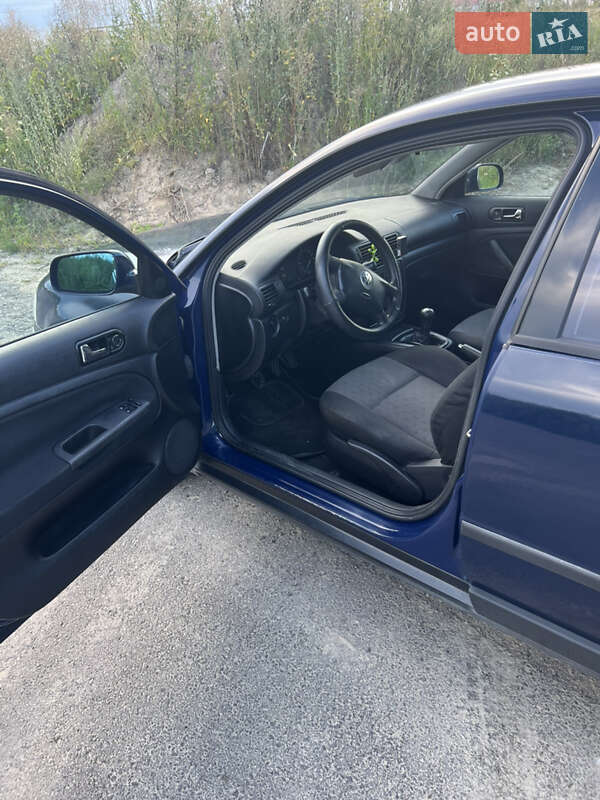 Седан Volkswagen Passat 1997 в Луцке