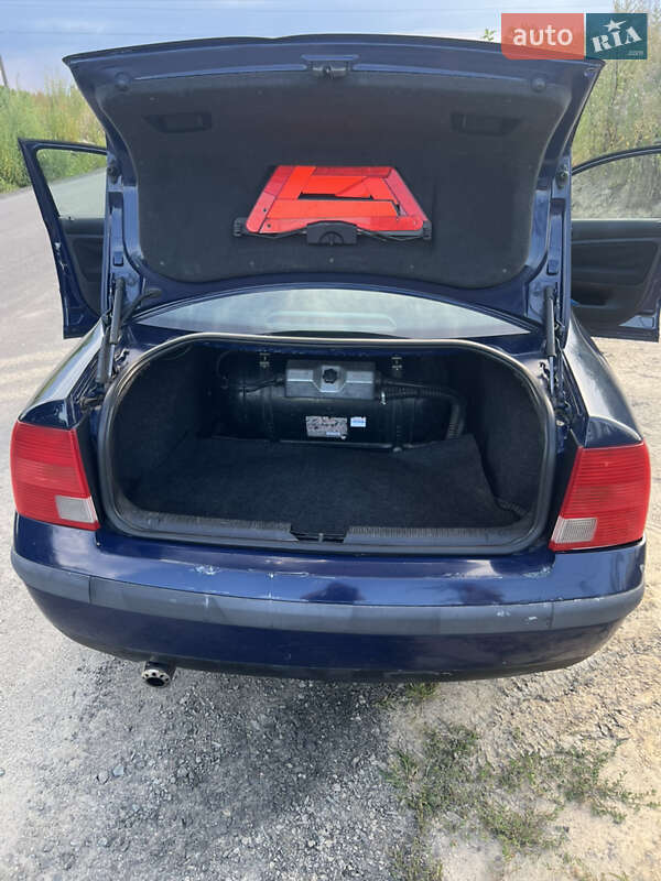 Седан Volkswagen Passat 1997 в Луцке