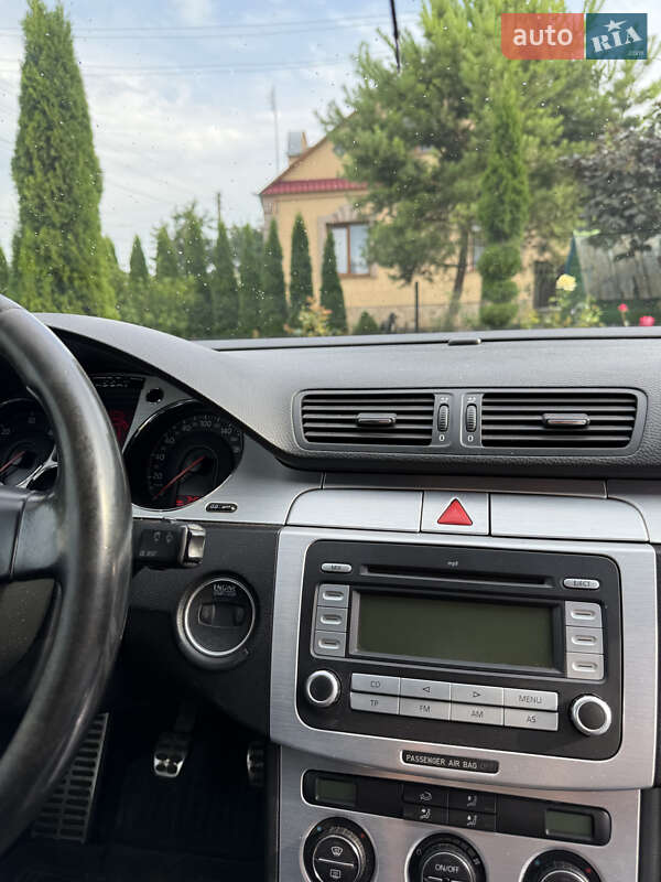 Седан Volkswagen Passat 2006 в Дубні