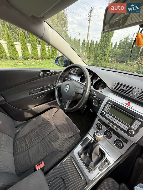 Седан Volkswagen Passat 2006 в Дубні