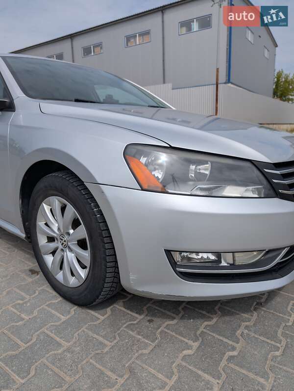 Седан Volkswagen Passat 2012 в Львове