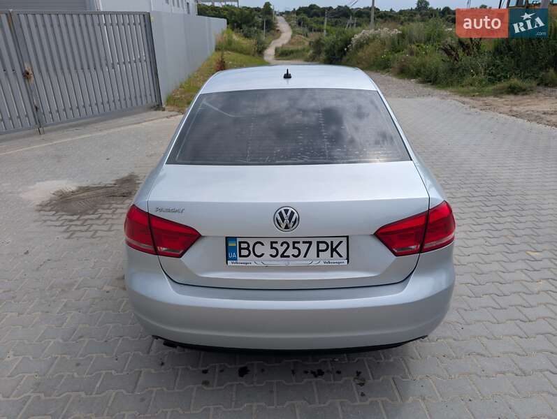 Седан Volkswagen Passat 2012 в Львове