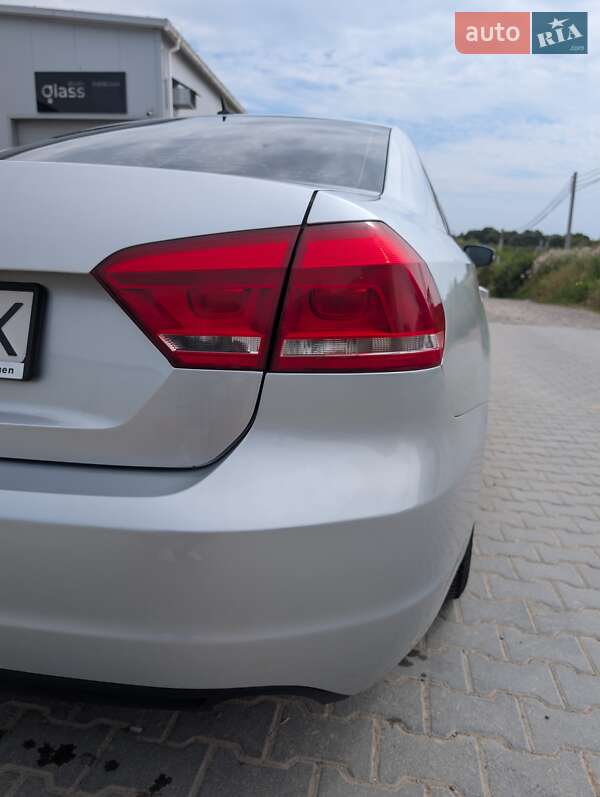 Седан Volkswagen Passat 2012 в Львове