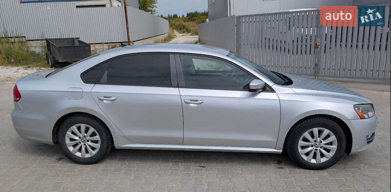 Седан Volkswagen Passat 2012 в Львове