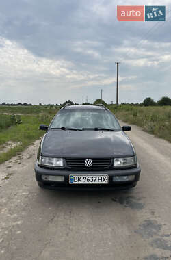 Универсал Volkswagen Passat 1996 в Ровно