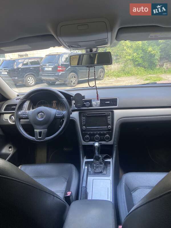 Седан Volkswagen Passat 2012 в Киеве