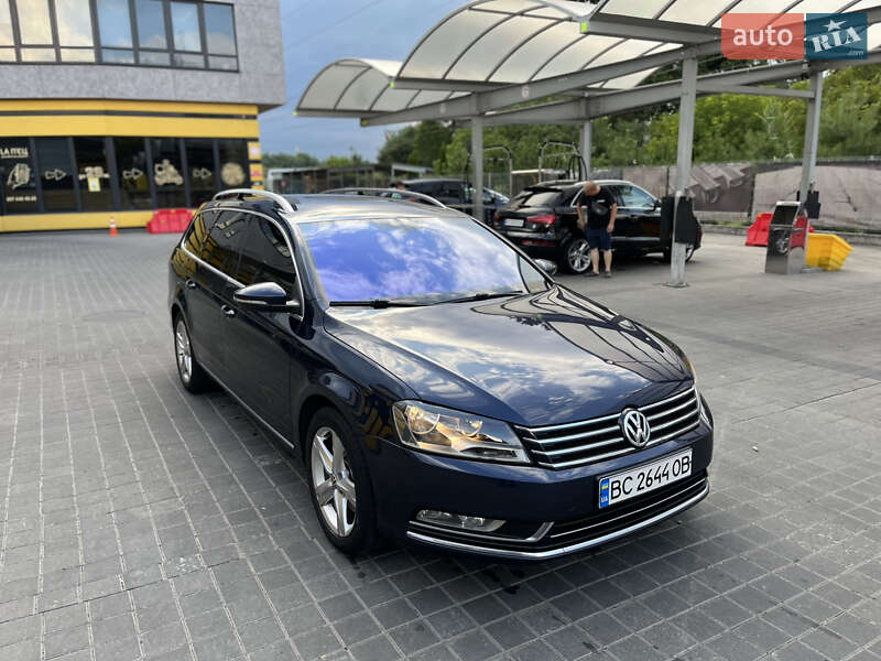 Універсал Volkswagen Passat 2012 в Львові